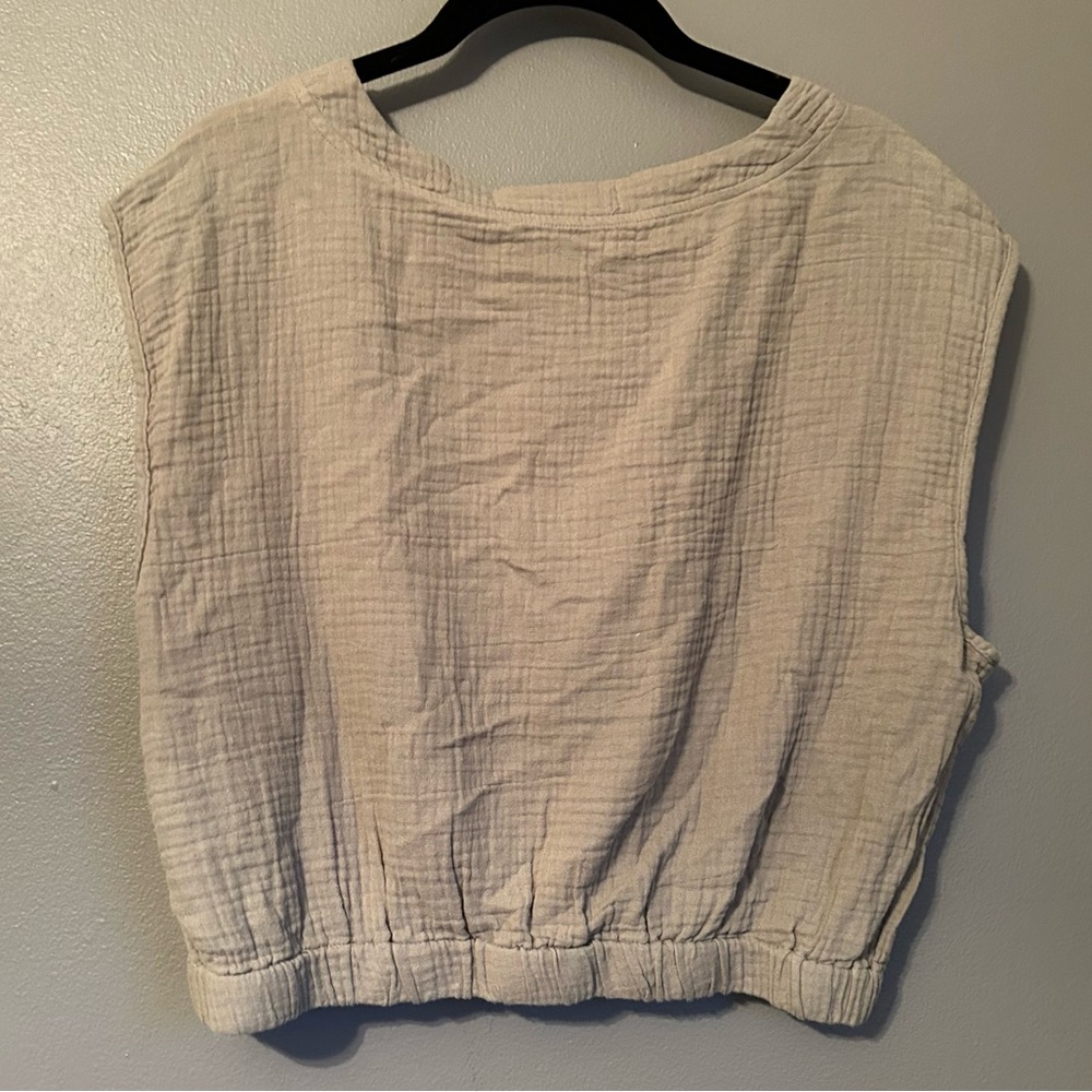 Calvin Klein Jeans Women's Beige Sleeveless Crop Top - Picture 7 of 7
